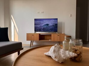 Smart TV, books - 2-bedroom apartment with AC, WiFi in fabulous Puerto Ayora (Puerto Ayora)