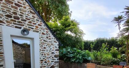 TatßeMamße, gßte Tata Jacqueline : grand gßte rénové proche mer, Bretagne