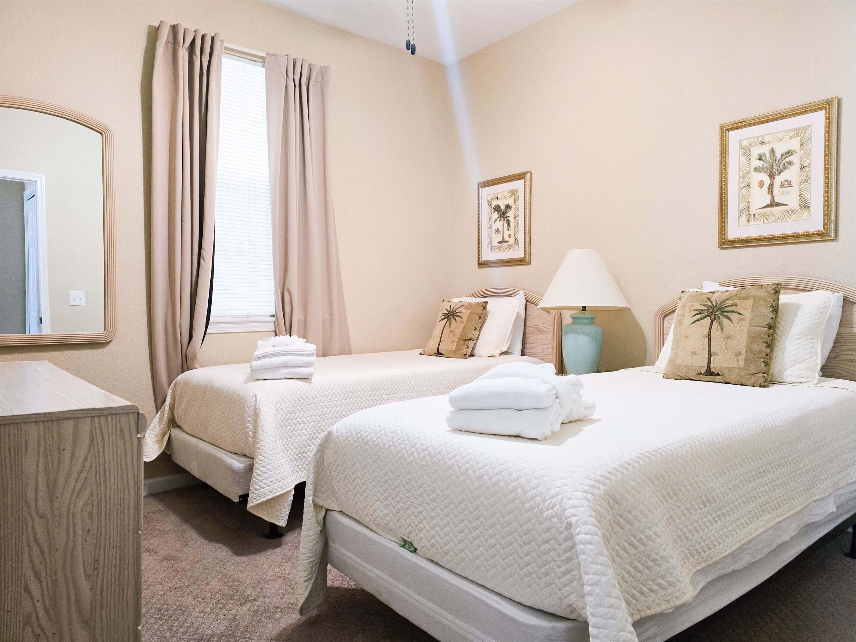 2 habitaciones, tabla de planchar con plancha y wifi gratis 