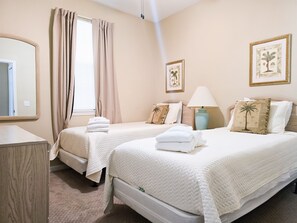 2 chambres, fer et planche à repasser, Wi-Fi gratuit, draps fournis