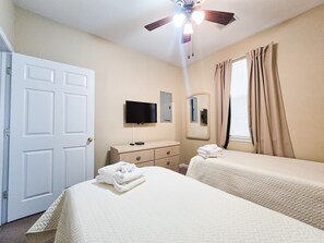 2 bedrooms, iron/ironing board, free WiFi, bed sheets