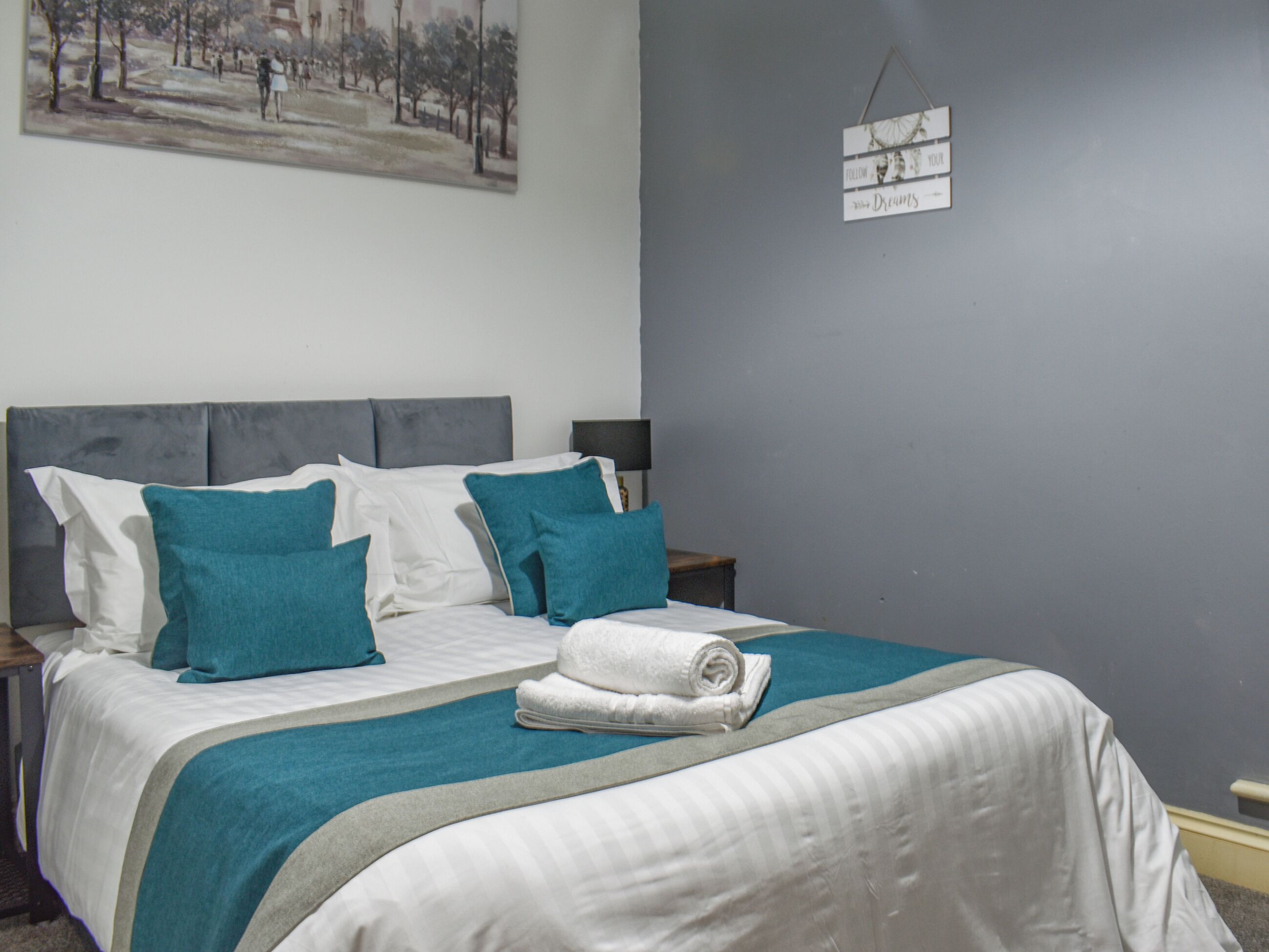 3 bedrooms, free WiFi, bed sheets