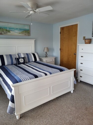 Located just steps from Wells Beach, Eastwinds 114 is perfect for your getaway.