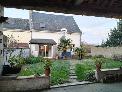 Furnished 3-bedroom house for 6 to 8 people in the heart of the vineyards 