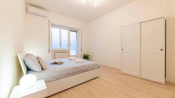 1 Schlafzimmer, BĂŒgeleisen/BĂŒgelbrett, WLAN, BettwĂ€sche