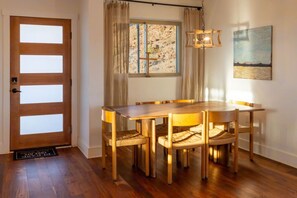 Dining - Willow Mtn. Ridge: Luxury & seclusion 10mi to BBNP (Terlingua)