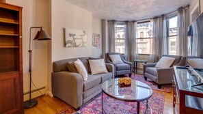 Comfort Apartment, Kitchen | Living area