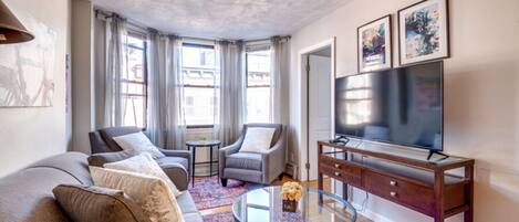 디지털 채널 시청이 가능한 32인치 스마트 TV