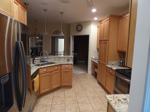 5-bed home in Myrtle Beach has AC, WiFi, pool table, garage, HOA large amenities
