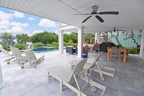 Outdoor dining - House of Bliss - Luxurious New Beach Rental (Saint Augustine)