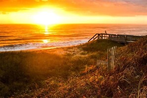 ビーチ、サンラウンジャー、ビーチタオル