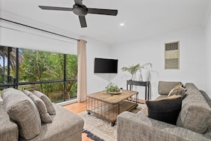 Smart TV - Coastal Oasis
Pet freindly (Sellicks Beach)