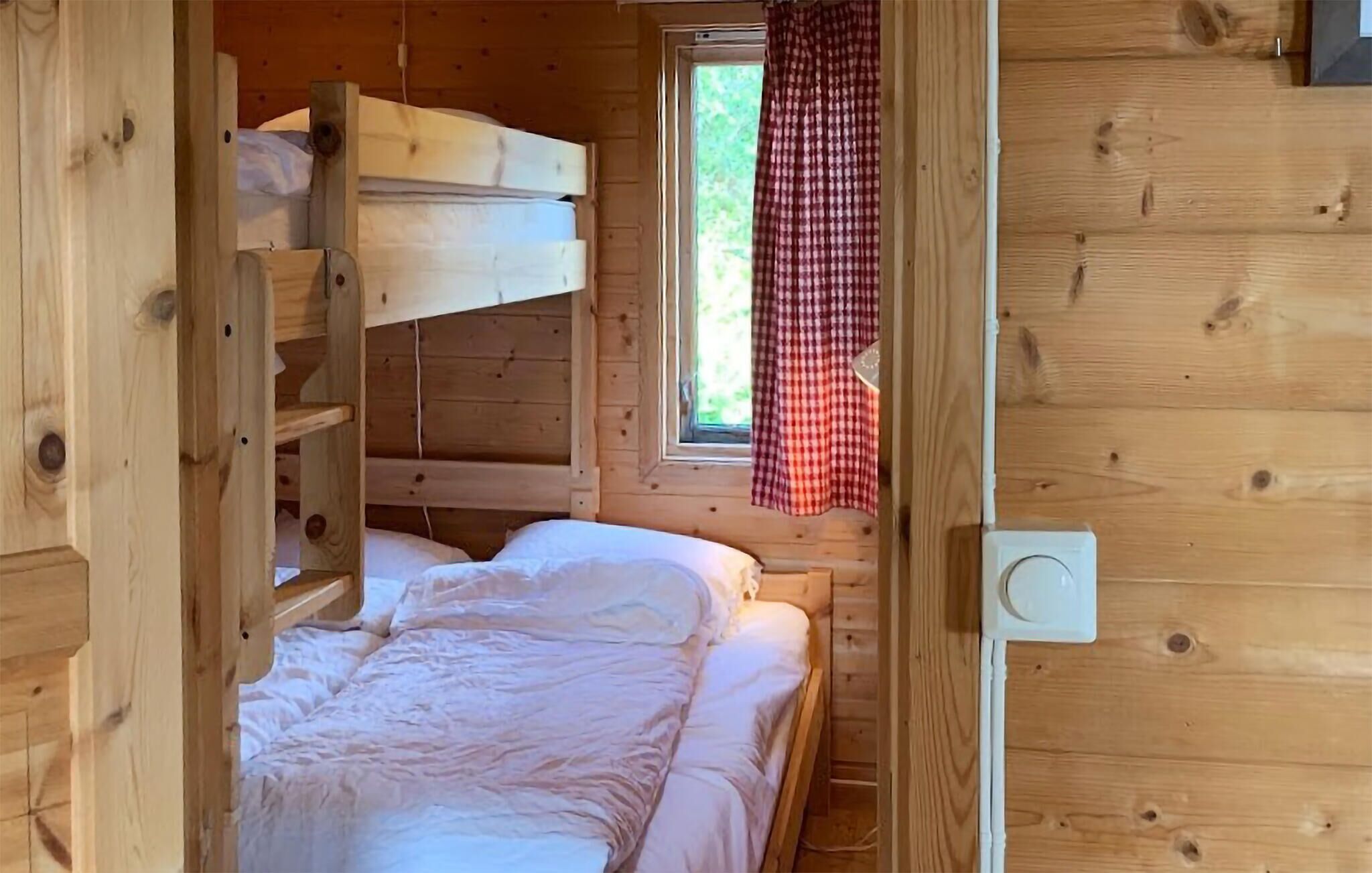 3 عدّة غرف نوم وملاءات أسرّة