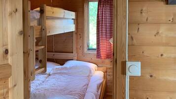 3 عدّة غرف نوم وملاءات أسرّة