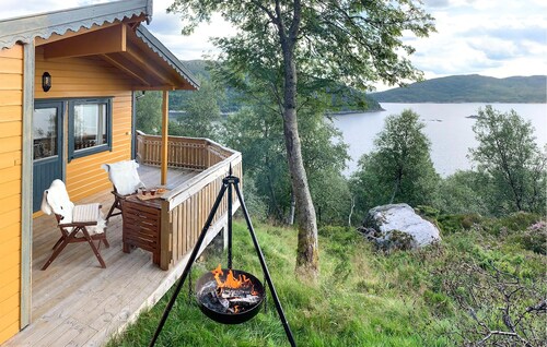 3 bedroom lovely home in Tjørhom