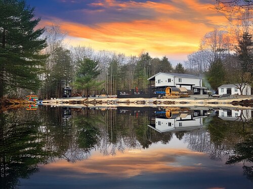 Private Lakeside Paradise - Pool/2Hot tub/Sauna/RV/Pickleball/Basketball