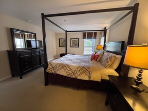 4 bedrooms, iron/ironing board, WiFi, bed sheets