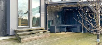 Stunning home in Rennesøy with WiFi