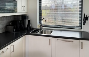 Réfrigérateur, four, plaque de cuisson, lave-vaisselle