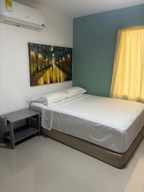 1 bedroom, WiFi, bed sheets