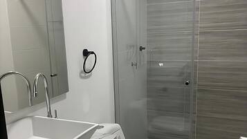 Toallas, jabón, papel de baño