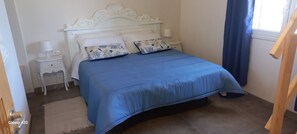 3 makuuhuonetta, silitysrauta/-lauta, Wi-Fi, vuodevaatteet