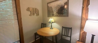 Pocahontas Lodge Room near Olympic National Park