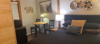 Pocahontas Lodge Room near Olympic National Park