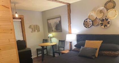 Pocahontas Lodge Room near Olympic National Park