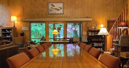 Pocahontas Lodge Room near Olympic National Park