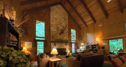 Pocahontas Lodge Room near Olympic National Park