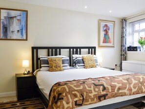 1 bedroom, free WiFi, bed sheets - 1 bedroom accommodation in Fairylea Cottage (Fairylea Cottage)