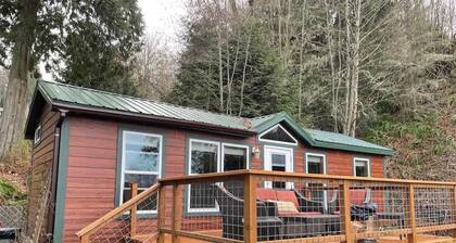 Cedar Heights Cabin Olympic Strait View