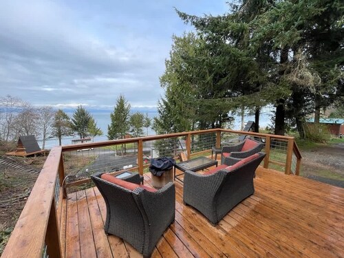 Cedar Heights Cabin Olympic Strait View