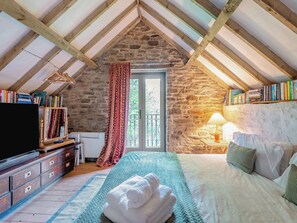 4 bedrooms, free WiFi, bed sheets