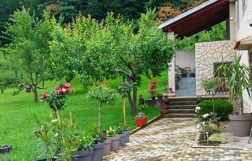 Cozy apartment in Srb with WiFi