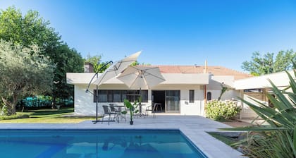 FLIPHAUS Wine Country Mansion 27pax
