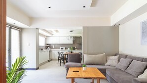Vila Deluks | Dapur pribadi | Lemari es besar, microwave, oven, dan kompor