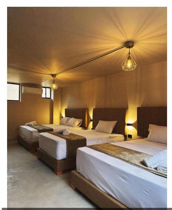 Family Room | Desk, laptop workspace, soundproofing, free WiFi