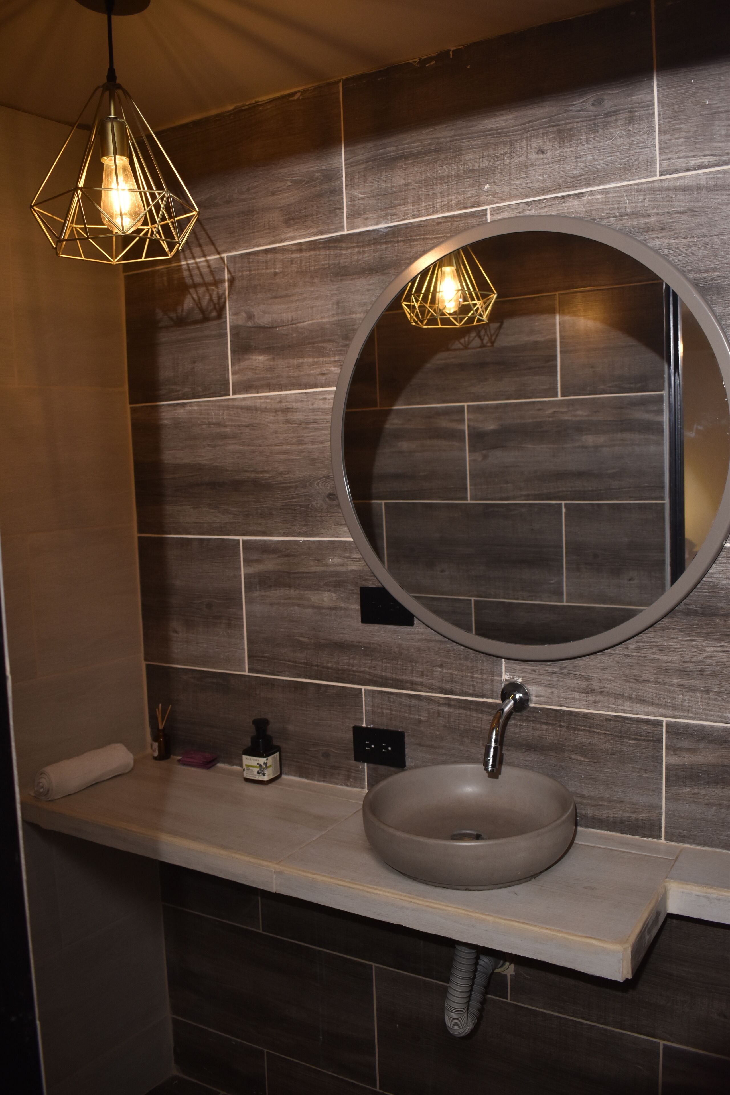 淋浴設備、毛巾、肥皂、衛生紙