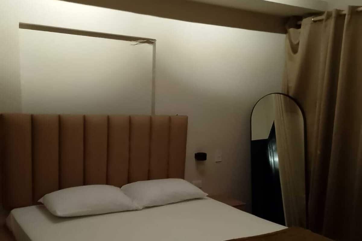 Senior Double Room | Desk, laptop workspace, soundproofing, free WiFi