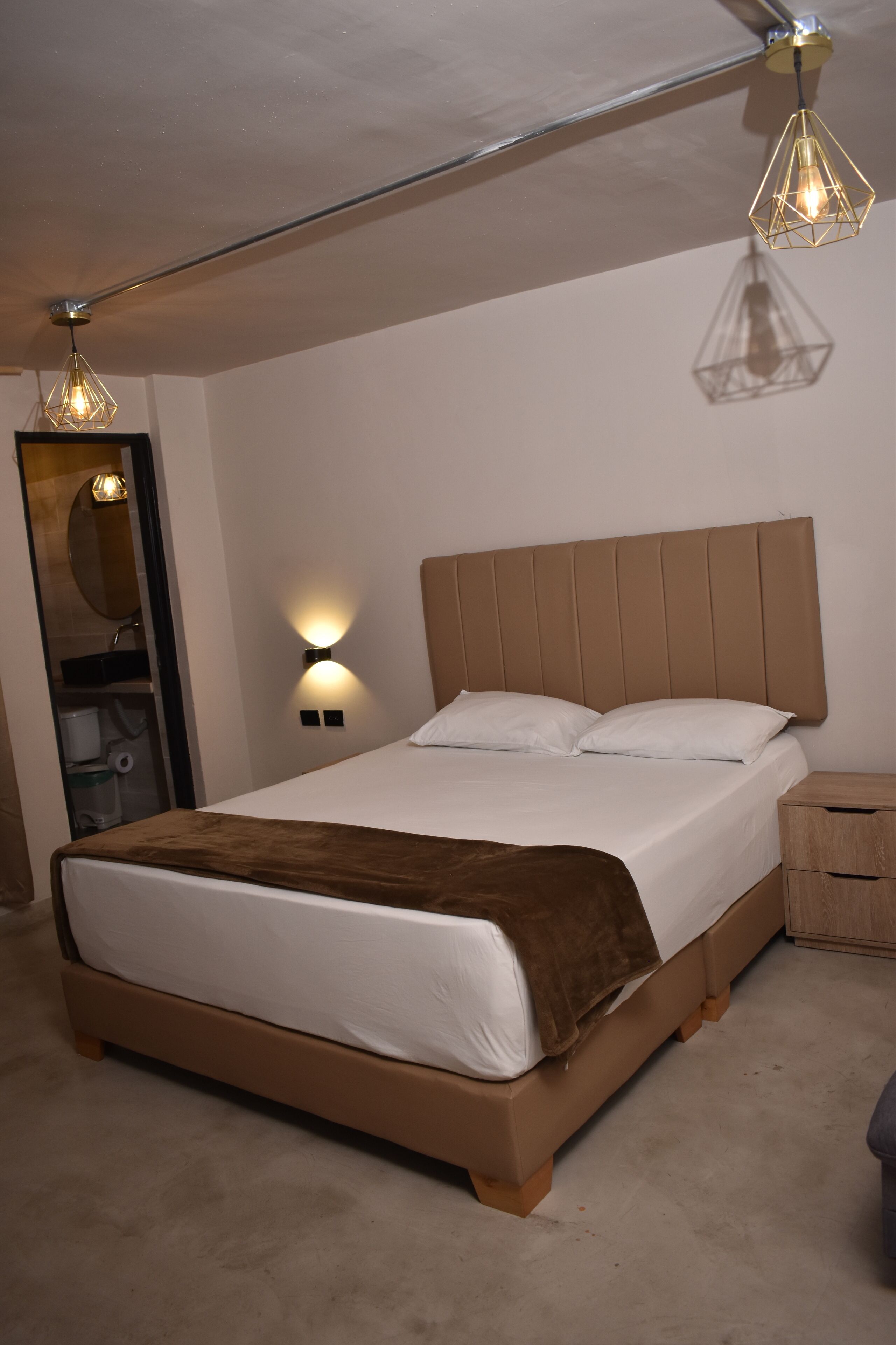 Bureau, espace de travail pour ordinateur portable