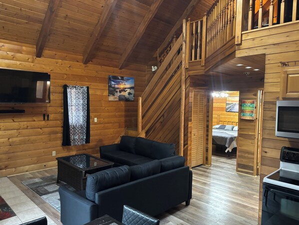 Una Smart TV, una chimenea