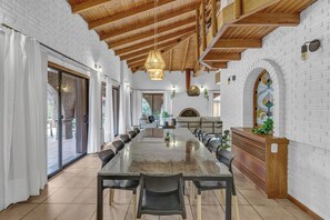 Deluxe Villa | Living area - MOT Wine Country Viamonte (Chacras de Coria)