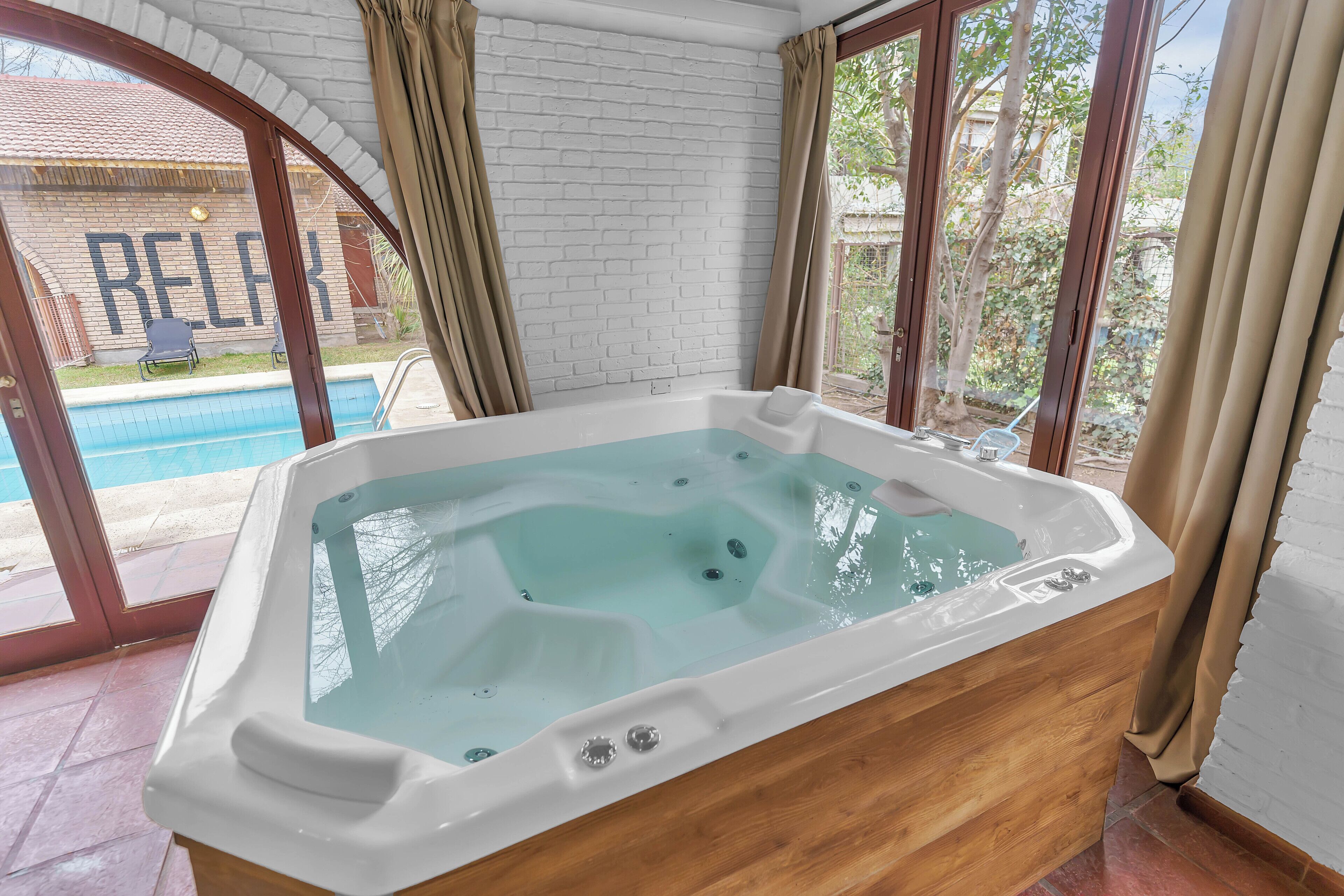 Private spa tub