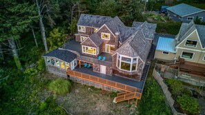 Exterior - Mermaid Cove - Luxury Ocean Front - Beach Access - Sauna -Fully Loaded (Newport)