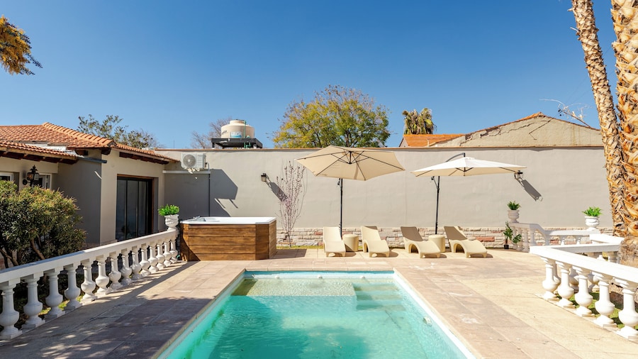 FLIPHAUS Wine Country Erlich 22 pax
