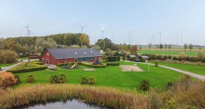 Amazing home in Wagenborgen with WiFi