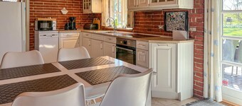 Nice home in Roslev with WiFi
