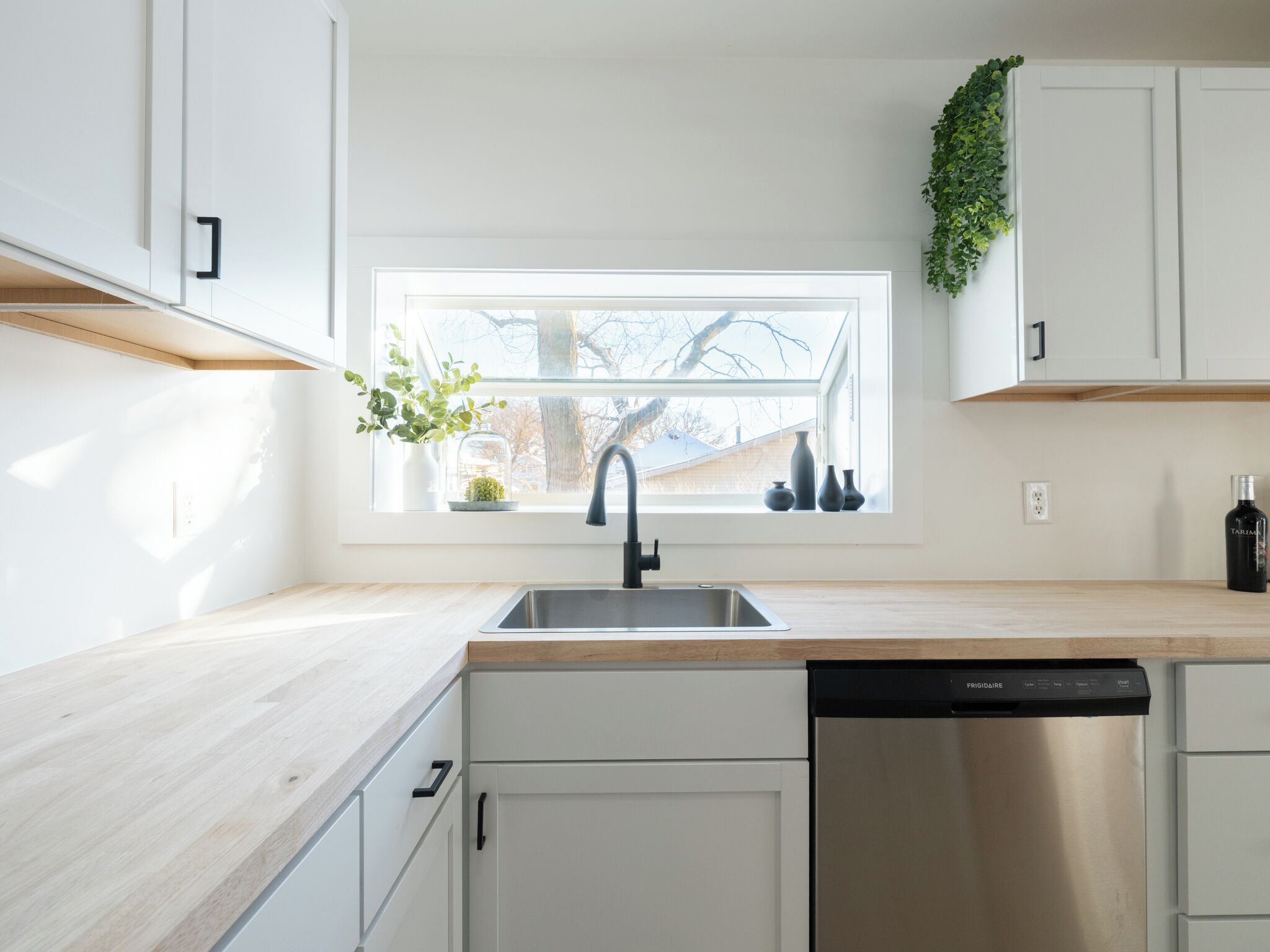 雪櫃、微波爐、焗爐、爐具